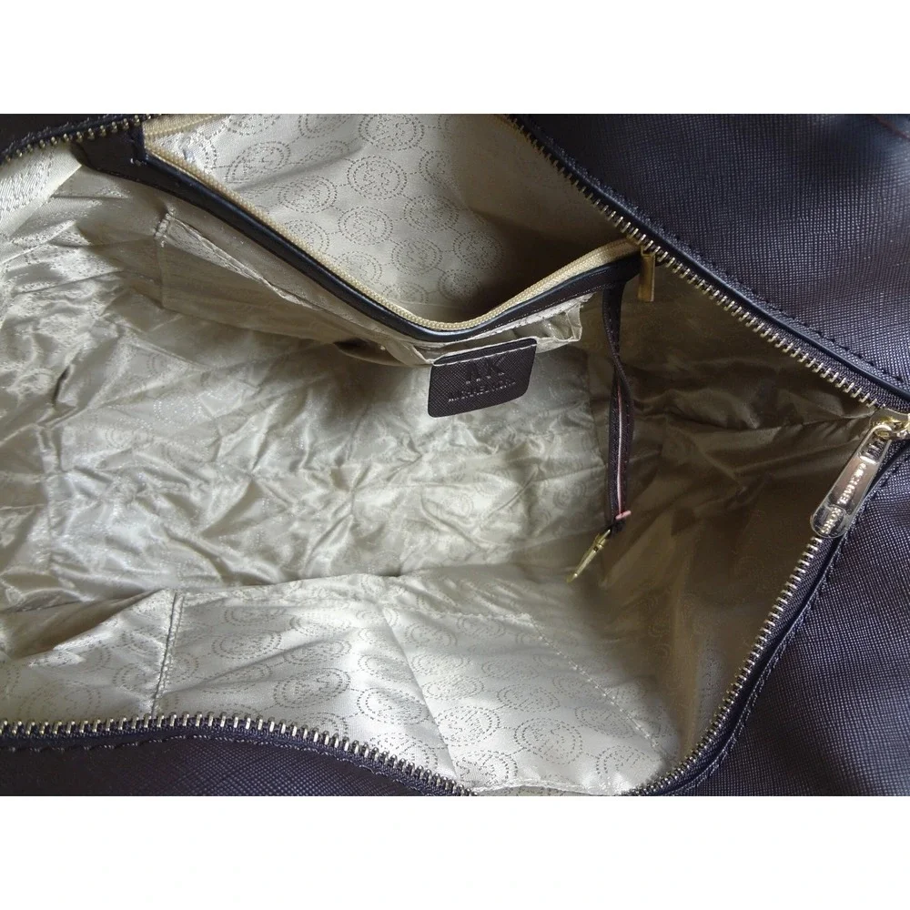 NWT Michael Kors Luxury Tote Charm Gunmetal‎ Saffiano Leather Gold Hardware